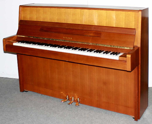 Klavier-Yamaha-110-Nussbaum-1103848-1-a